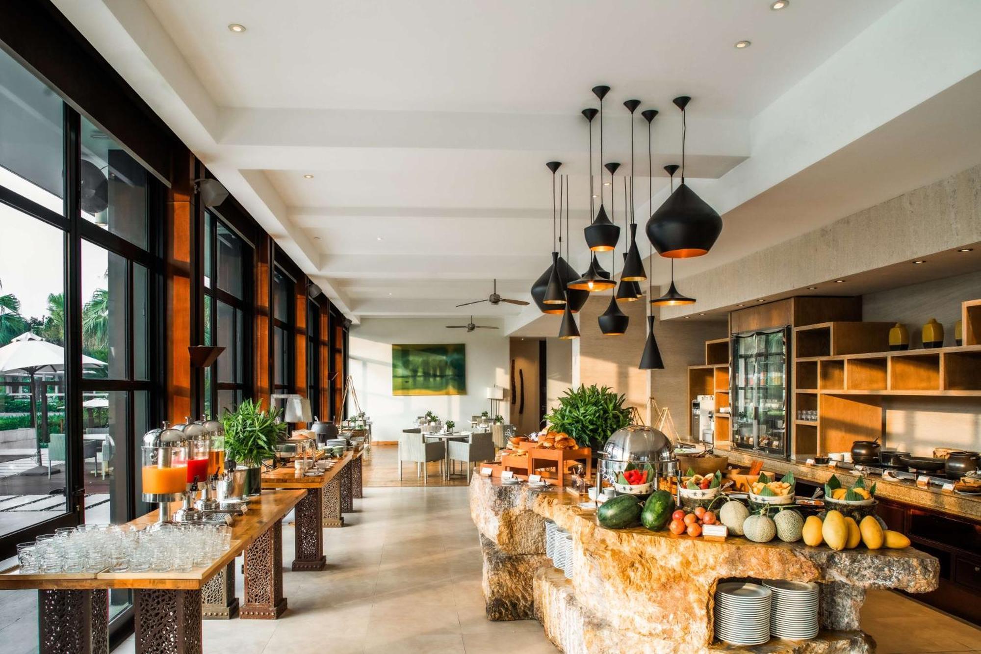 Hyatt Regency Danang Resort And Spa Exteriér fotografie The restaurant at the hotel