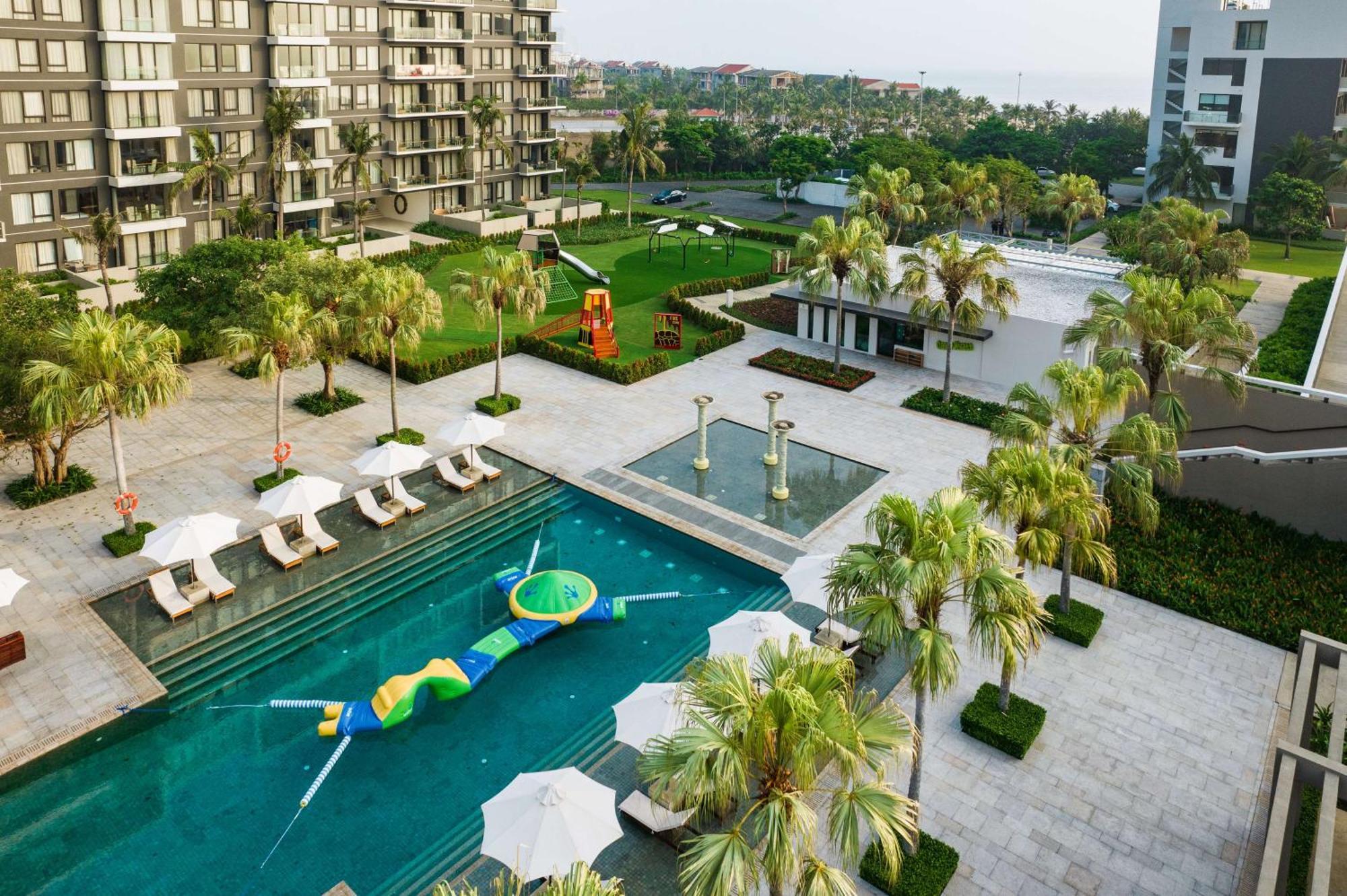 Hyatt Regency Danang Resort And Spa Exteriér fotografie The swimming pool at the complex