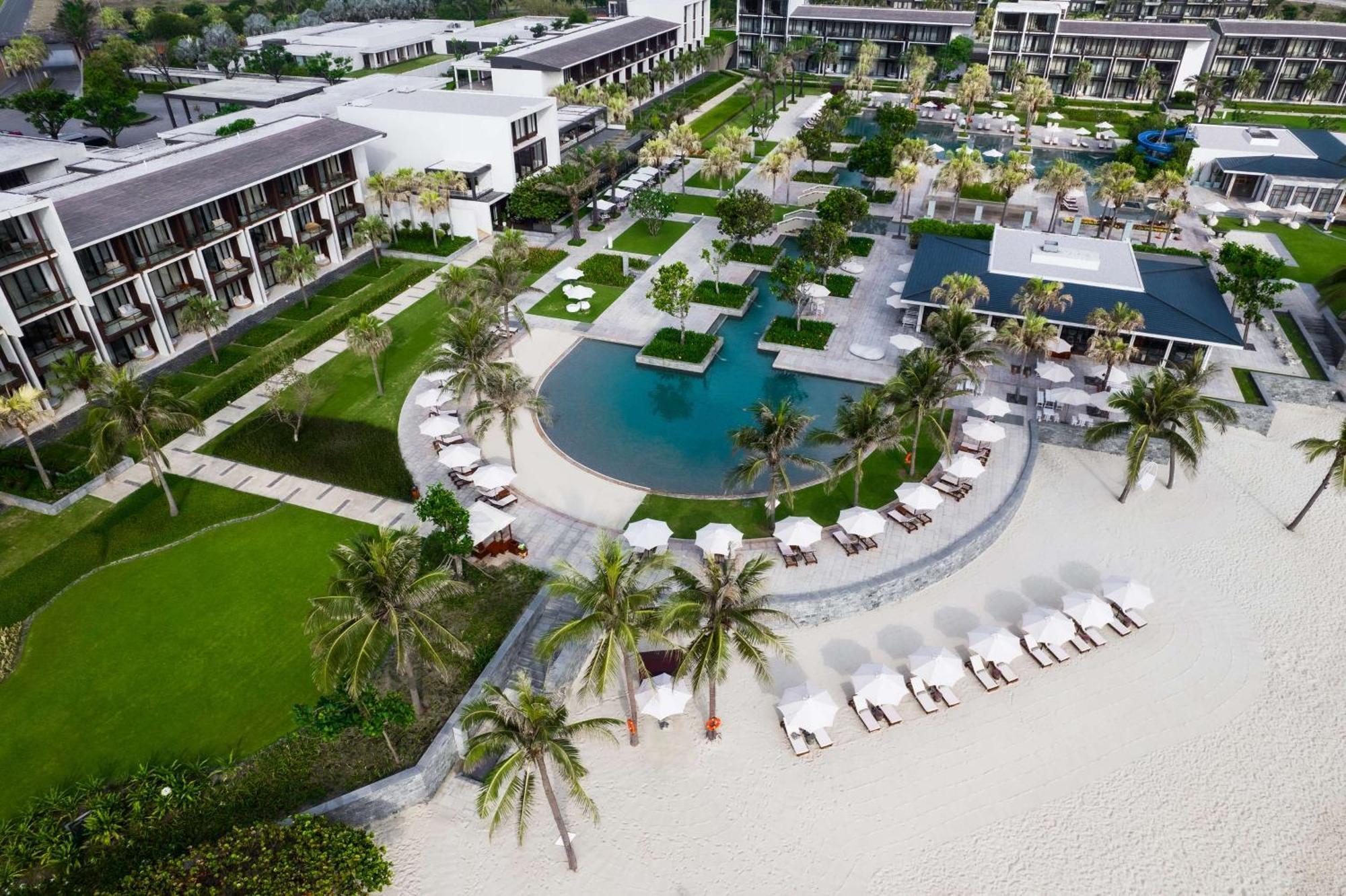 Hyatt Regency Danang Resort And Spa Exteriér fotografie Aerial view of the hotel