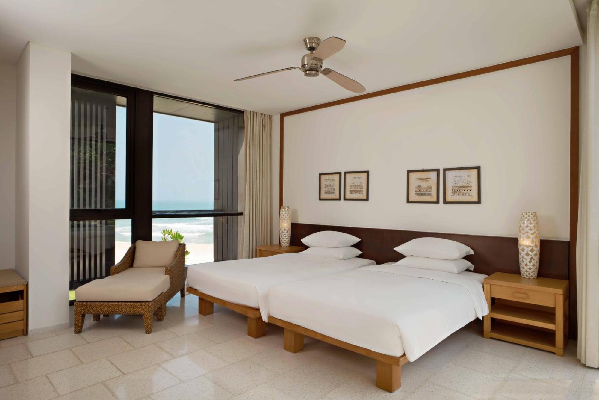 Hyatt Regency Danang Resort And Spa Exteriér fotografie A bedroom at the Conrad Maldives