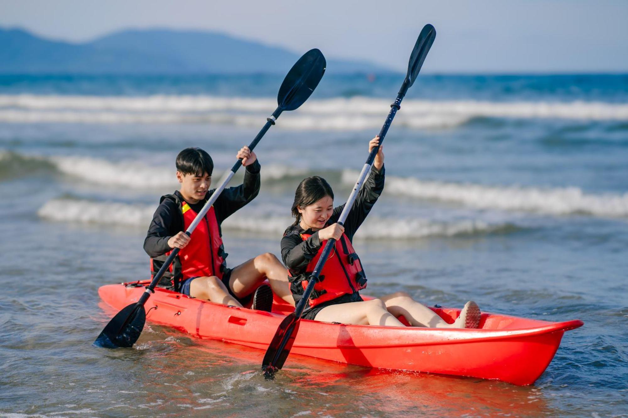 Hyatt Regency Danang Resort And Spa Exteriér fotografie Kayaking in Vietnam